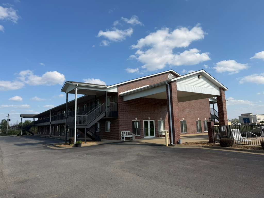 Magnolia Hotel fitness center in Searcy AR